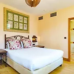 Les Jardins D'anais Hotell 4*