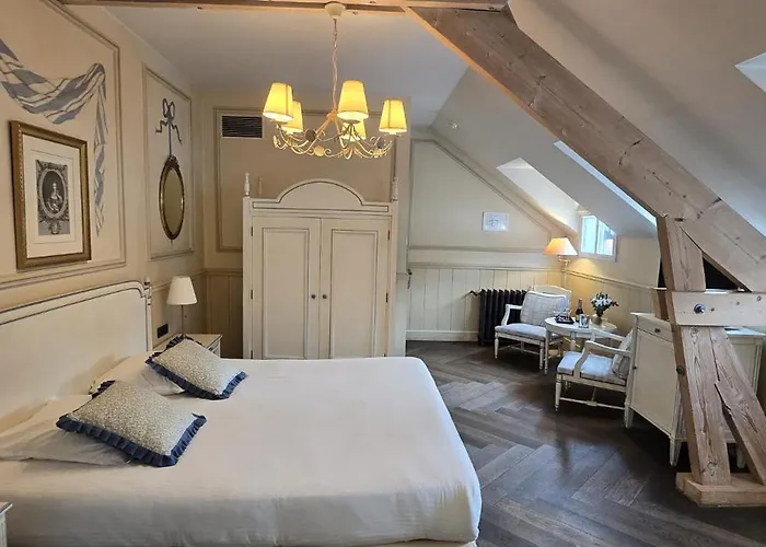 Les Jardins D'anais 호텔 4*